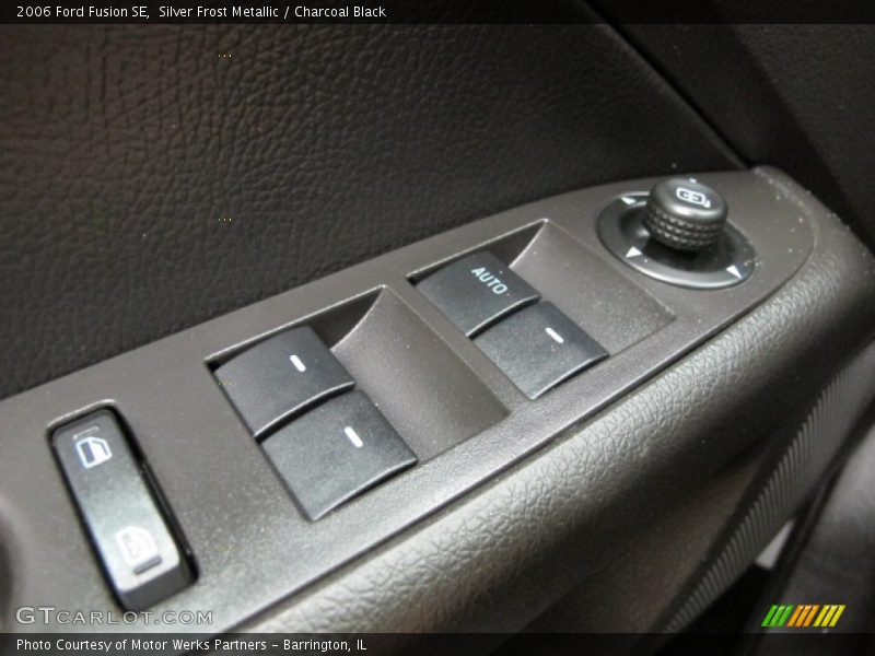 Silver Frost Metallic / Charcoal Black 2006 Ford Fusion SE