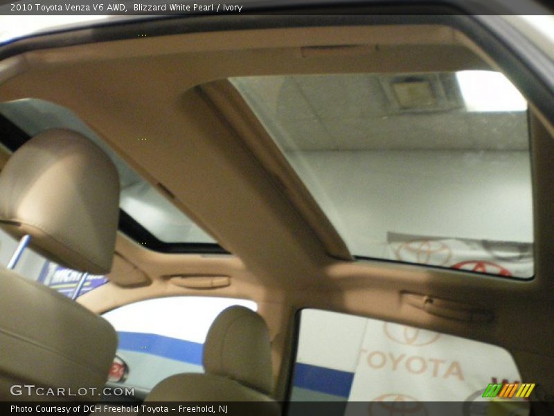 Blizzard White Pearl / Ivory 2010 Toyota Venza V6 AWD