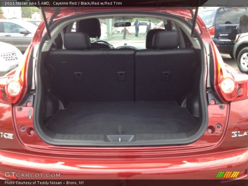 Cayenne Red / Black/Red w/Red Trim 2011 Nissan Juke S AWD
