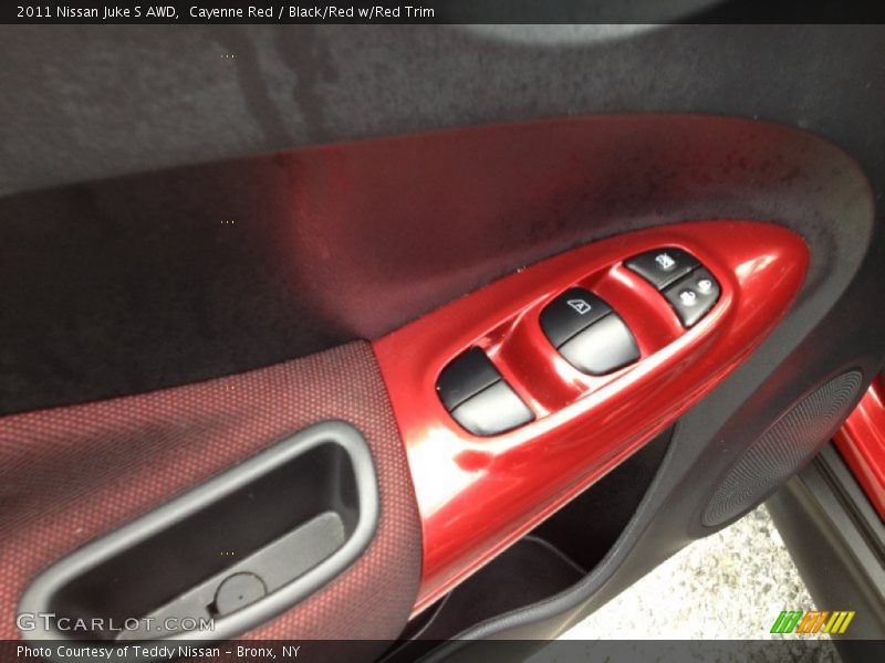 Controls of 2011 Juke S AWD