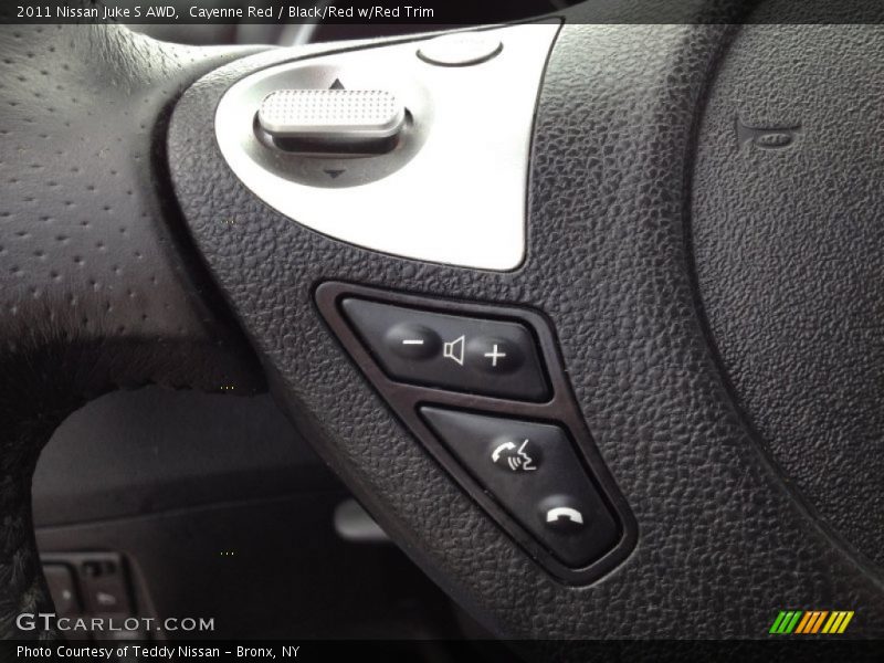 Controls of 2011 Juke S AWD