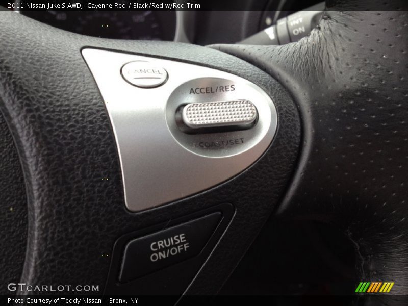 Controls of 2011 Juke S AWD
