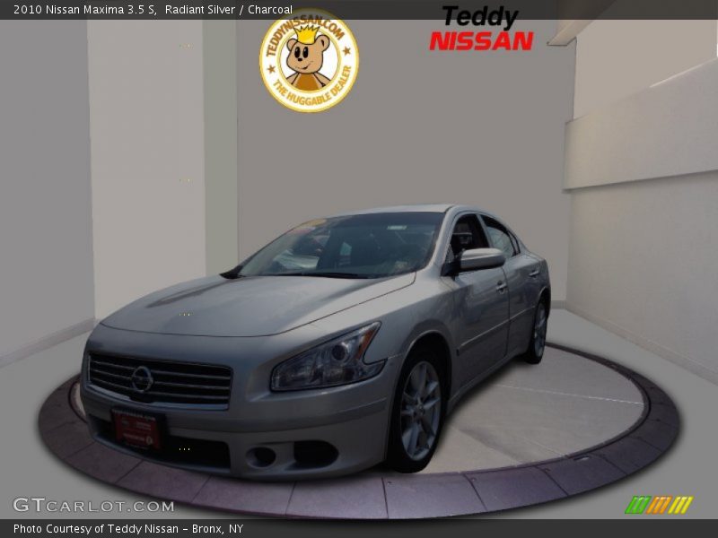 Radiant Silver / Charcoal 2010 Nissan Maxima 3.5 S