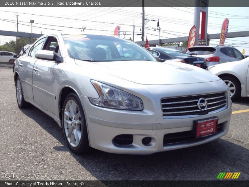 Radiant Silver / Charcoal 2010 Nissan Maxima 3.5 S