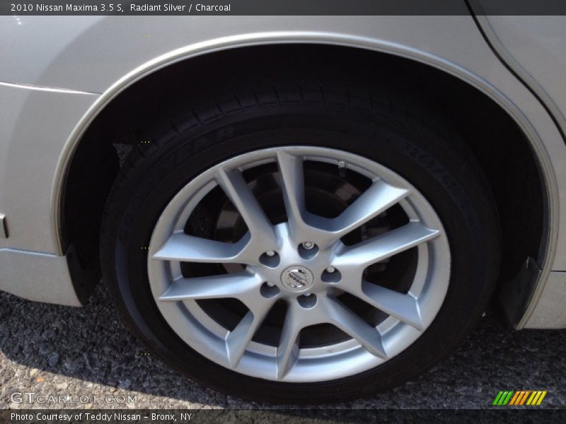 Radiant Silver / Charcoal 2010 Nissan Maxima 3.5 S