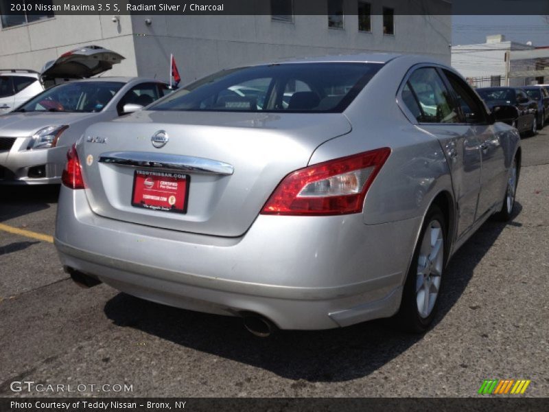Radiant Silver / Charcoal 2010 Nissan Maxima 3.5 S
