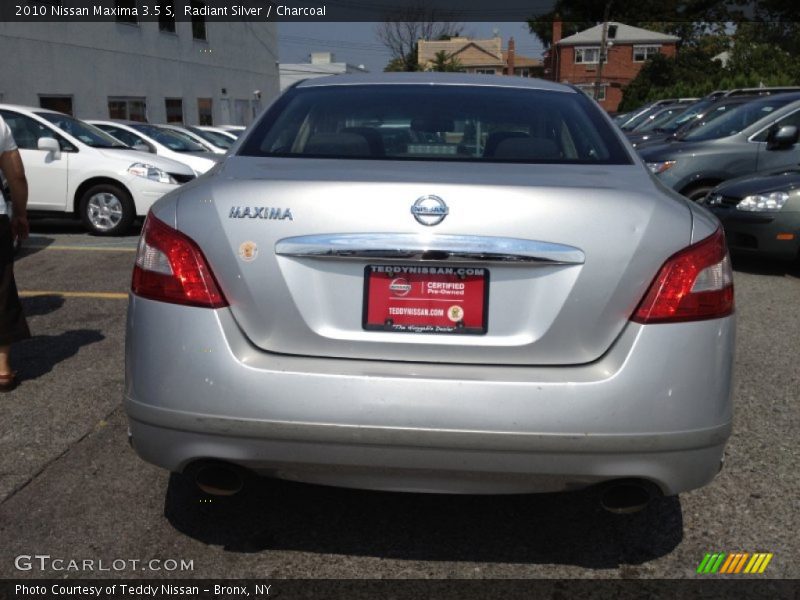 Radiant Silver / Charcoal 2010 Nissan Maxima 3.5 S