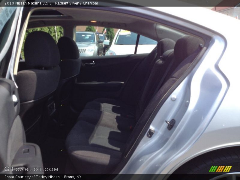 Radiant Silver / Charcoal 2010 Nissan Maxima 3.5 S