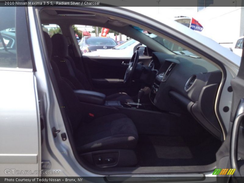 Radiant Silver / Charcoal 2010 Nissan Maxima 3.5 S