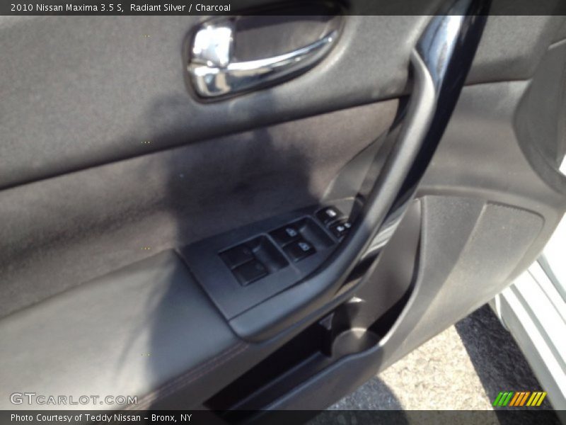 Radiant Silver / Charcoal 2010 Nissan Maxima 3.5 S