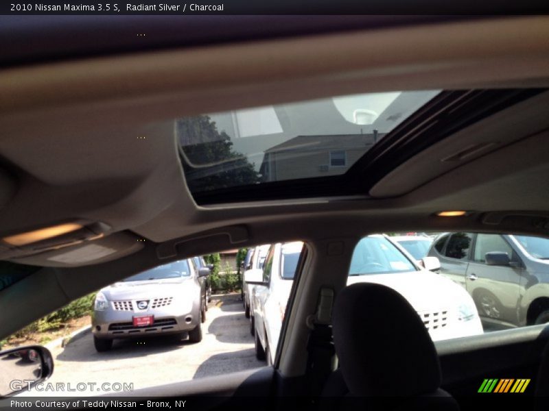 Radiant Silver / Charcoal 2010 Nissan Maxima 3.5 S