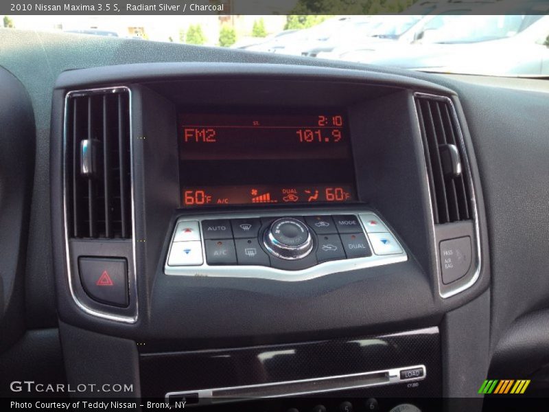 Radiant Silver / Charcoal 2010 Nissan Maxima 3.5 S