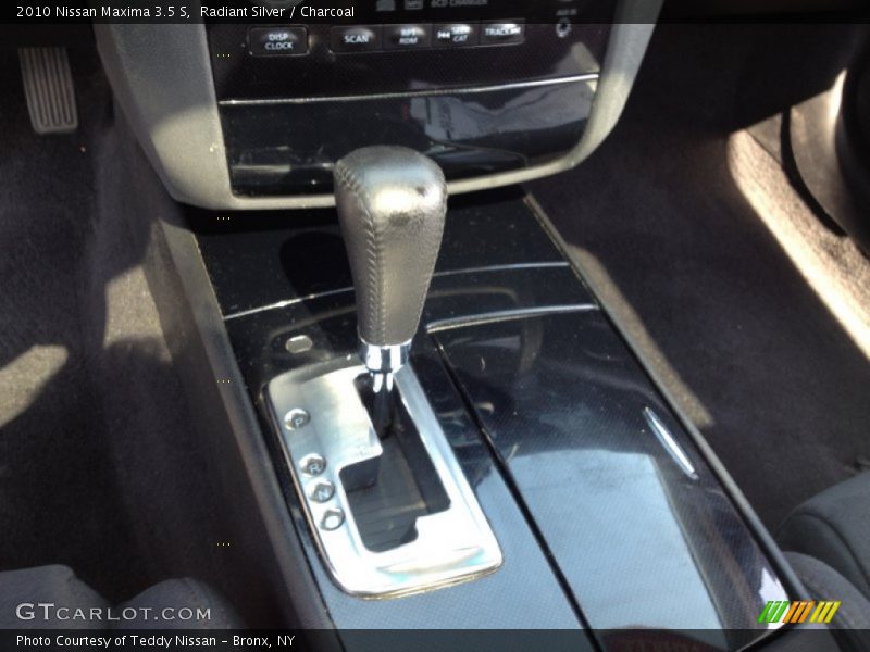 Radiant Silver / Charcoal 2010 Nissan Maxima 3.5 S