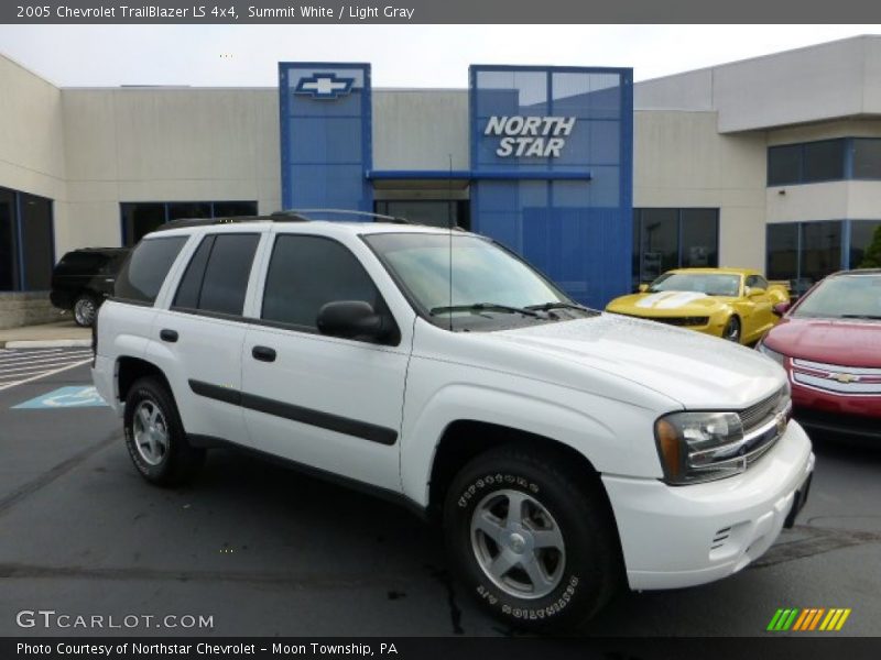Summit White / Light Gray 2005 Chevrolet TrailBlazer LS 4x4