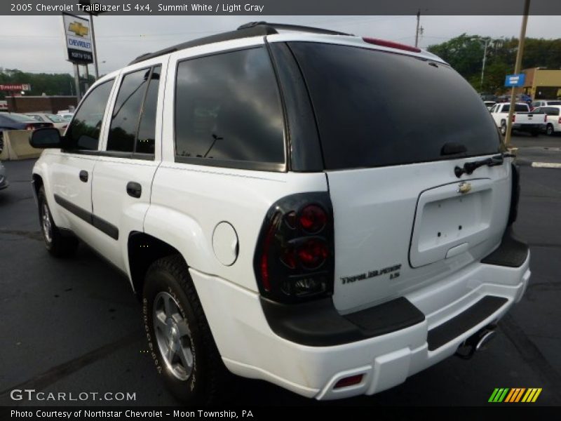 Summit White / Light Gray 2005 Chevrolet TrailBlazer LS 4x4