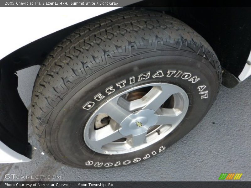 Summit White / Light Gray 2005 Chevrolet TrailBlazer LS 4x4