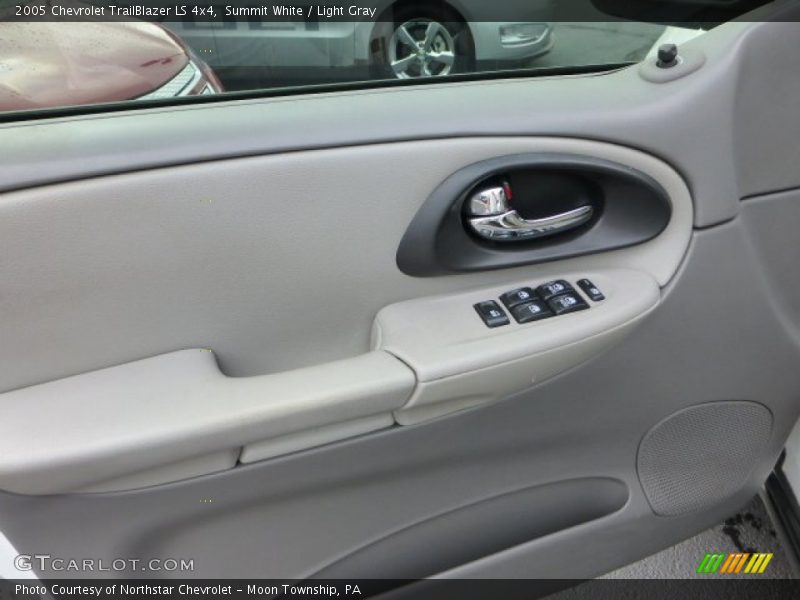Summit White / Light Gray 2005 Chevrolet TrailBlazer LS 4x4