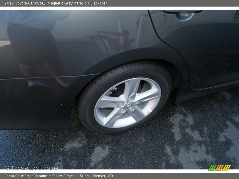 Magnetic Gray Metallic / Black/Ash 2012 Toyota Camry SE