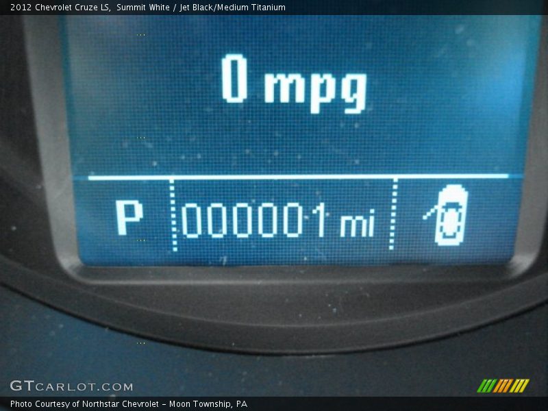 Summit White / Jet Black/Medium Titanium 2012 Chevrolet Cruze LS