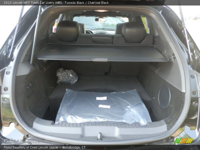  2013 MKT Town Car Livery AWD Trunk