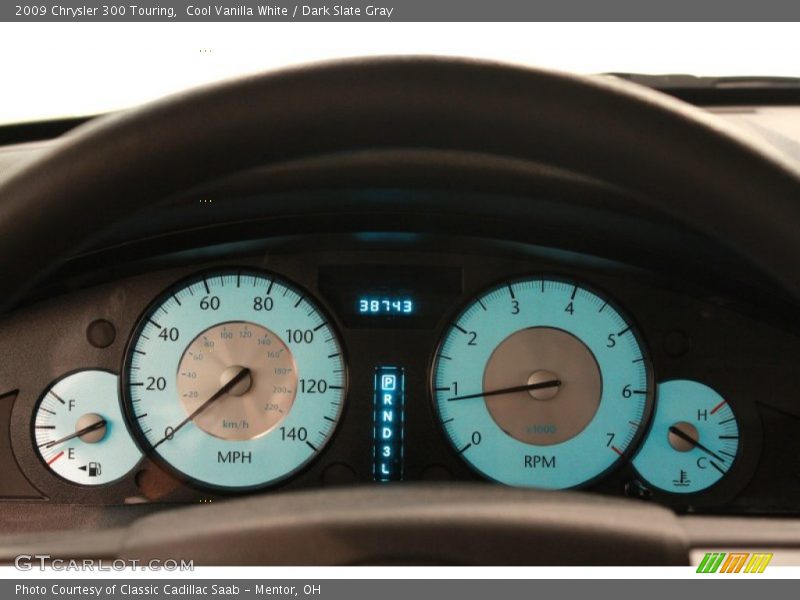 Cool Vanilla White / Dark Slate Gray 2009 Chrysler 300 Touring