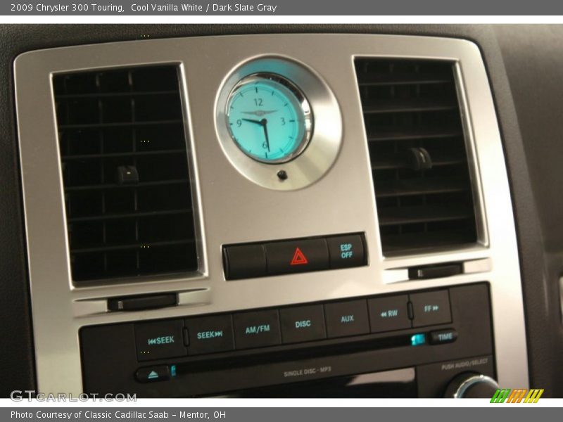 Cool Vanilla White / Dark Slate Gray 2009 Chrysler 300 Touring