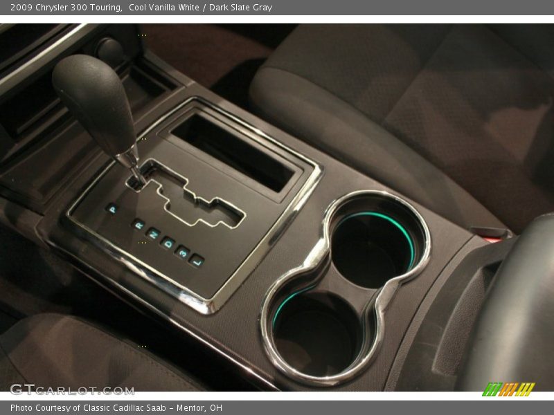 Cool Vanilla White / Dark Slate Gray 2009 Chrysler 300 Touring