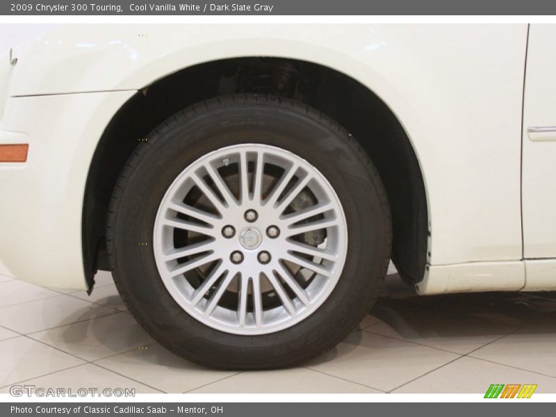 Cool Vanilla White / Dark Slate Gray 2009 Chrysler 300 Touring