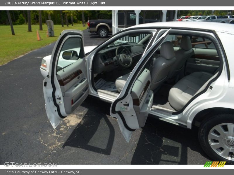 Vibrant White / Light Flint 2003 Mercury Grand Marquis LS