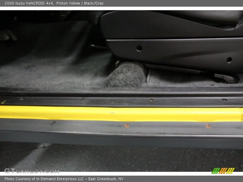 Proton Yellow / Black/Gray 2000 Isuzu VehiCROSS 4x4