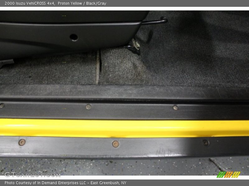 Proton Yellow / Black/Gray 2000 Isuzu VehiCROSS 4x4