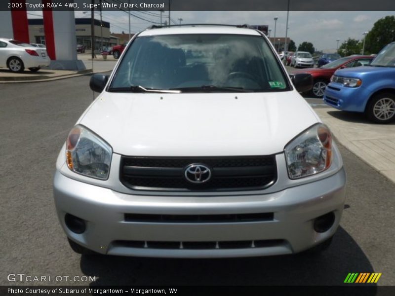 Super White / Dark Charcoal 2005 Toyota RAV4 4WD