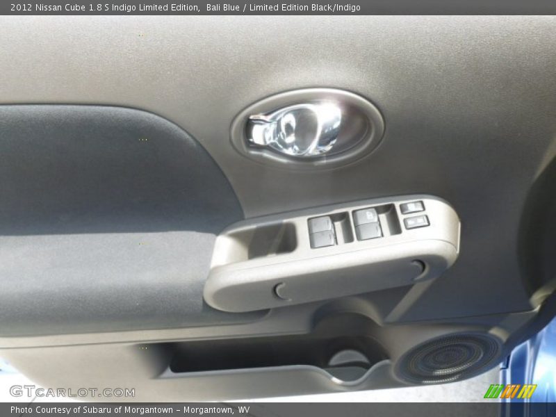 Controls of 2012 Cube 1.8 S Indigo Limited Edition