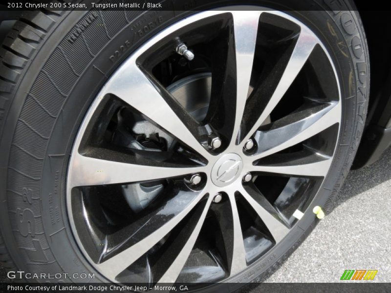  2012 200 S Sedan Wheel