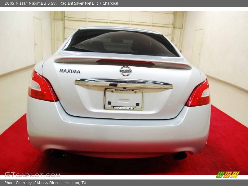 Radiant Silver Metallic / Charcoal 2009 Nissan Maxima 3.5 SV