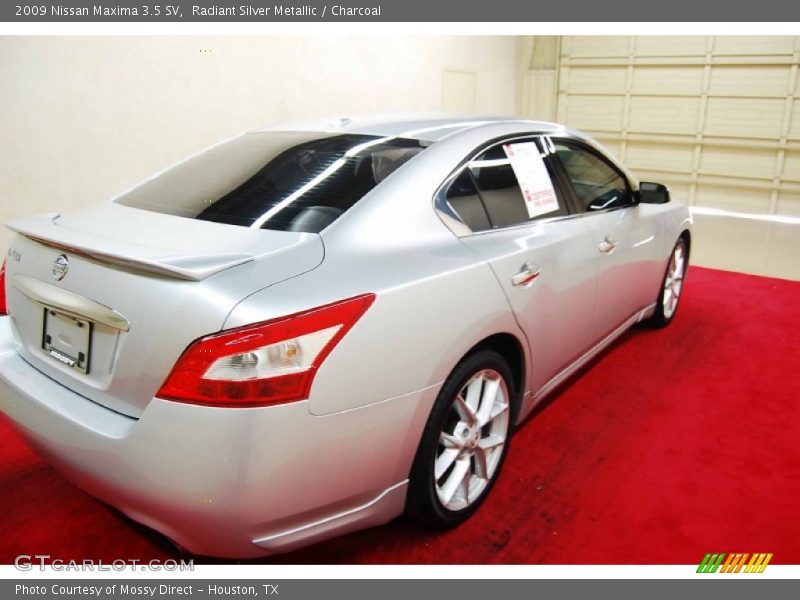 Radiant Silver Metallic / Charcoal 2009 Nissan Maxima 3.5 SV