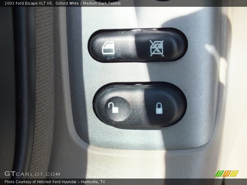 Oxford White / Medium Dark Pebble 2003 Ford Escape XLT V6