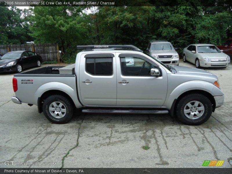 Radiant Silver / Charcoal 2006 Nissan Frontier SE Crew Cab 4x4