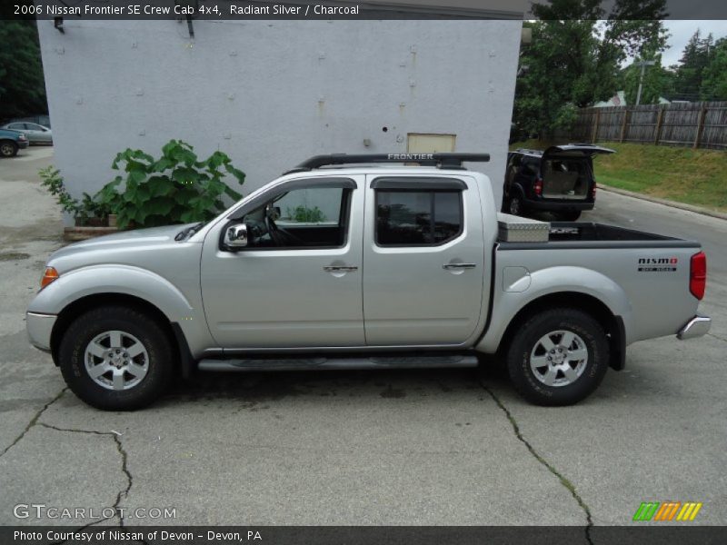 Radiant Silver / Charcoal 2006 Nissan Frontier SE Crew Cab 4x4