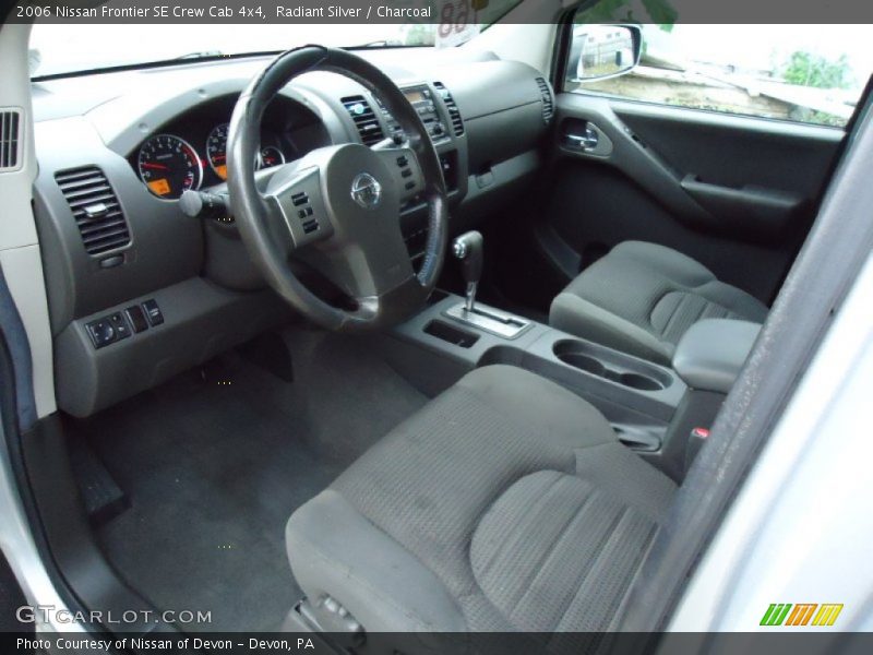 Radiant Silver / Charcoal 2006 Nissan Frontier SE Crew Cab 4x4