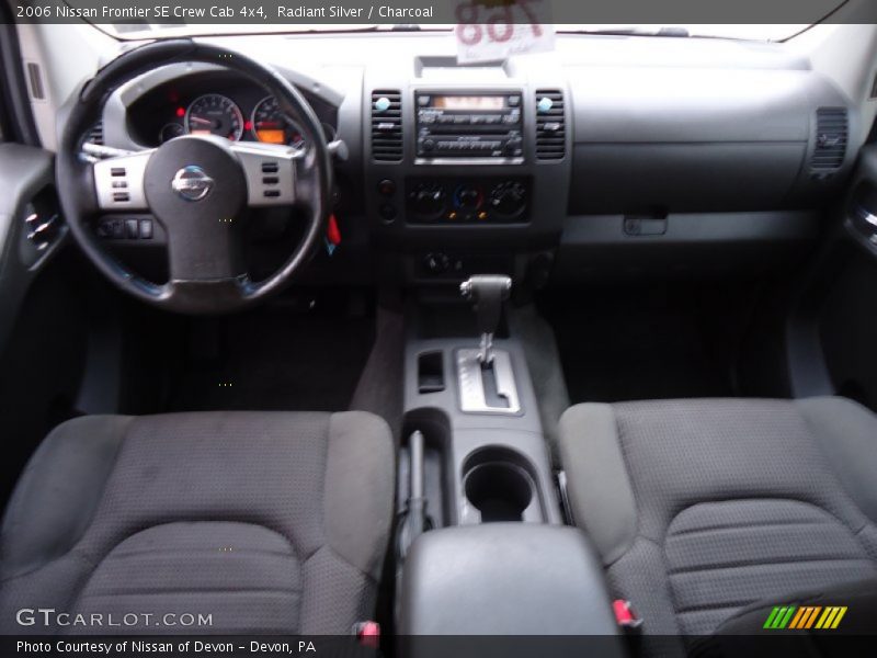 Radiant Silver / Charcoal 2006 Nissan Frontier SE Crew Cab 4x4