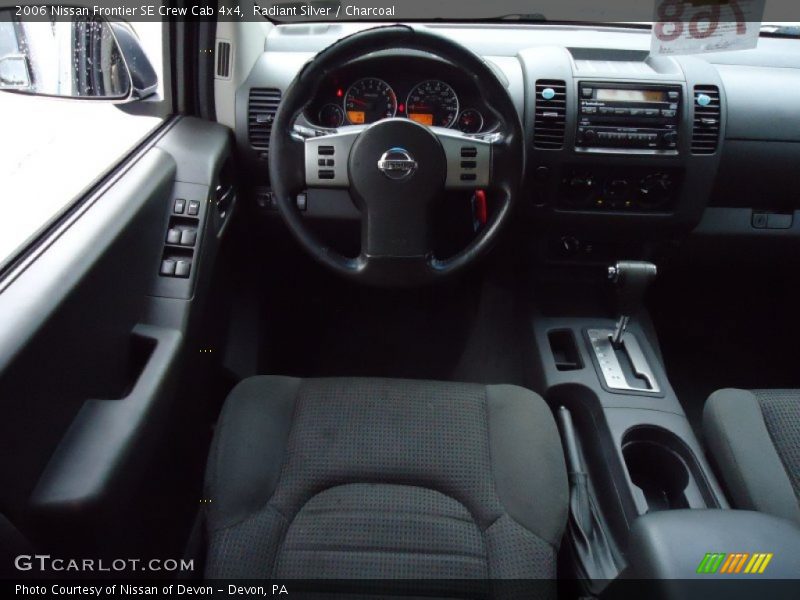 Radiant Silver / Charcoal 2006 Nissan Frontier SE Crew Cab 4x4