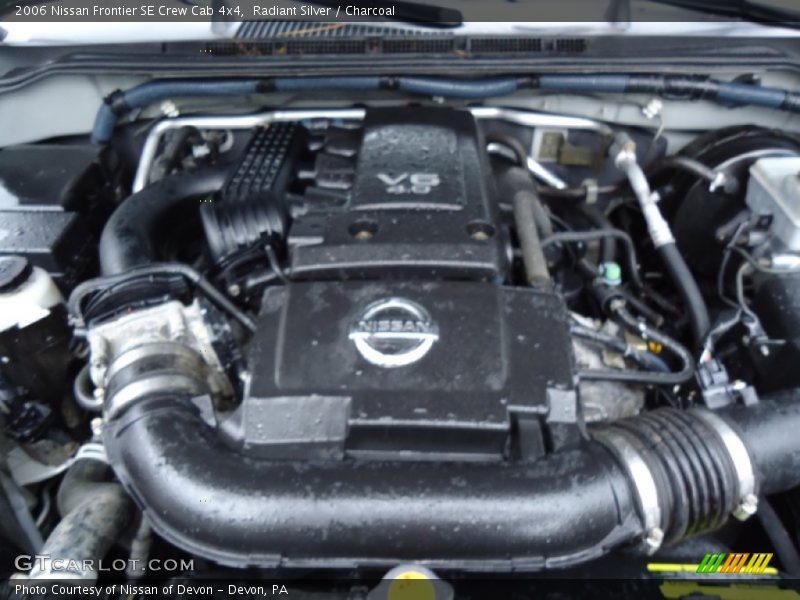 Radiant Silver / Charcoal 2006 Nissan Frontier SE Crew Cab 4x4