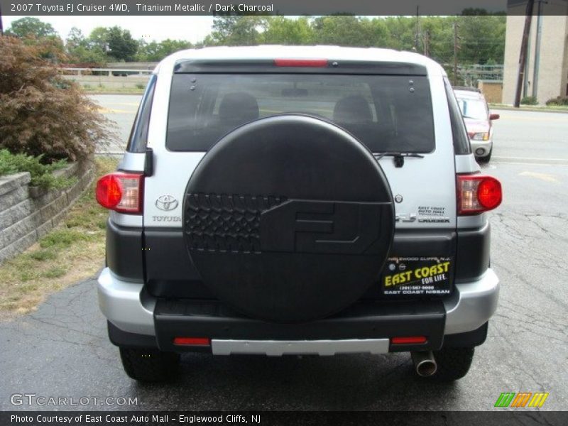 Titanium Metallic / Dark Charcoal 2007 Toyota FJ Cruiser 4WD