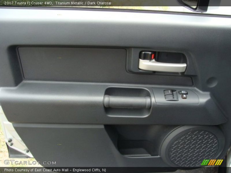 Titanium Metallic / Dark Charcoal 2007 Toyota FJ Cruiser 4WD
