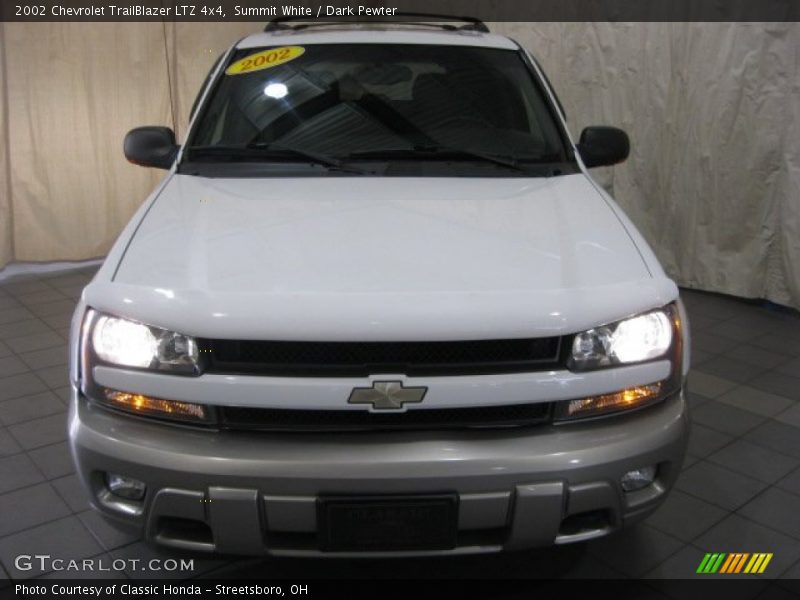 Summit White / Dark Pewter 2002 Chevrolet TrailBlazer LTZ 4x4