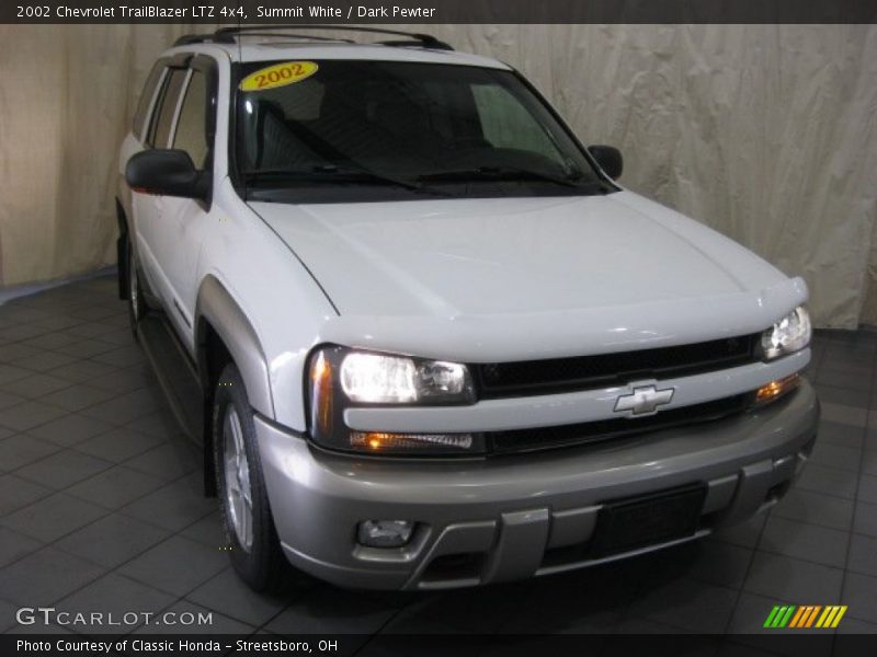 Summit White / Dark Pewter 2002 Chevrolet TrailBlazer LTZ 4x4