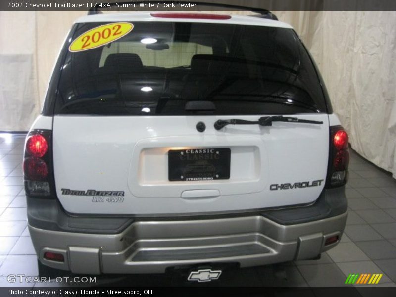 Summit White / Dark Pewter 2002 Chevrolet TrailBlazer LTZ 4x4