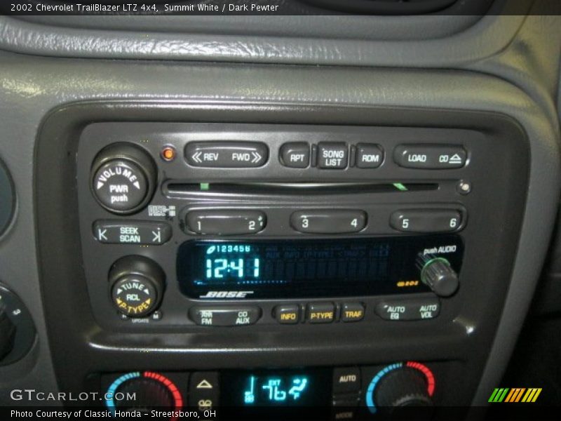 Summit White / Dark Pewter 2002 Chevrolet TrailBlazer LTZ 4x4