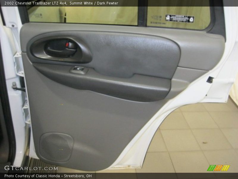Summit White / Dark Pewter 2002 Chevrolet TrailBlazer LTZ 4x4